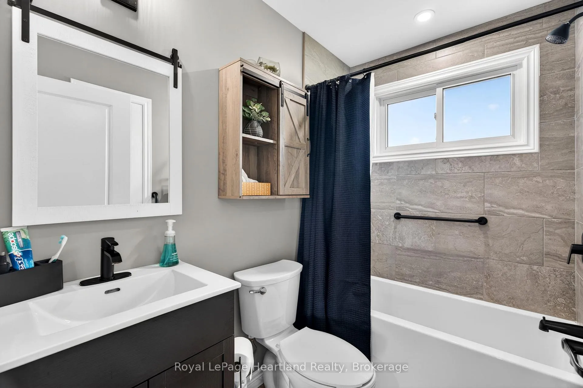 Photo 18 of 167 Quebec Street, West Perth, Mitchell — HOMEH