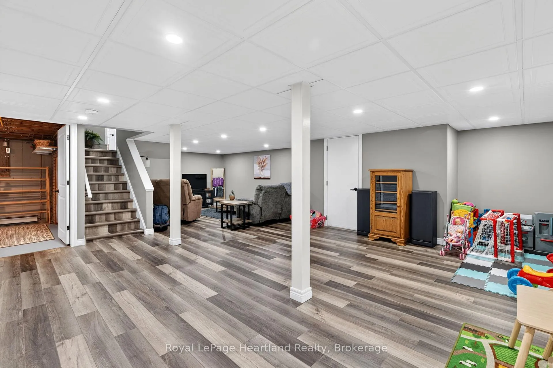 Photo 33 of 167 Quebec Street, West Perth, Mitchell — HOMEH
