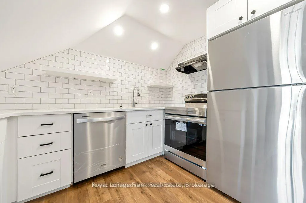 Photo 4 of Unit 3rd Flr, 622 Simcoe Street N, Oshawa, O'Neill — HOMEH