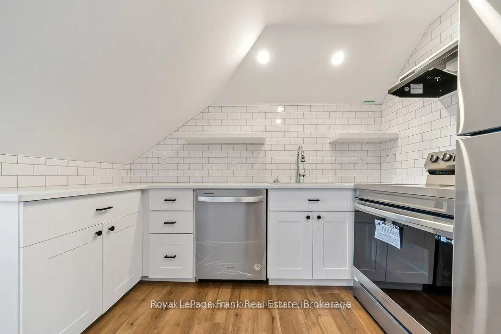 Photo 5 of Unit 3rd Flr, 622 Simcoe Street N, Oshawa, O'Neill — HOMEH