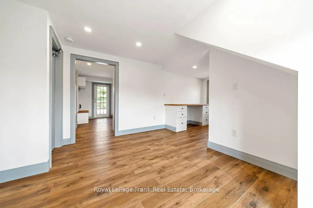 Photo 8 of Unit 3rd Flr, 622 Simcoe Street N, Oshawa, O'Neill — HOMEH