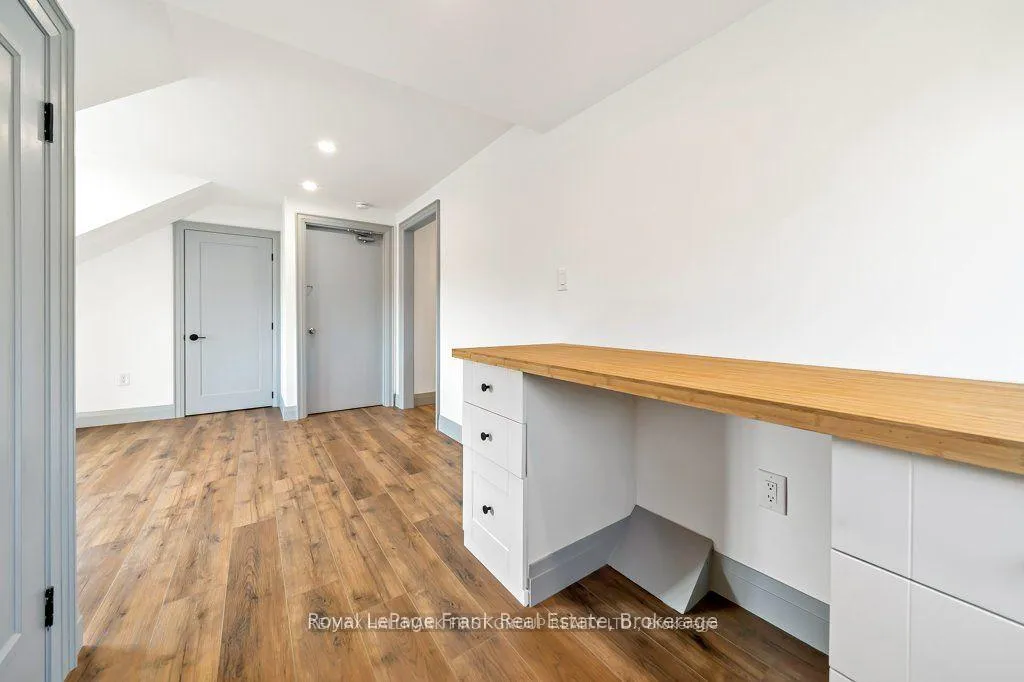 Photo 9 of Unit 3rd Flr, 622 Simcoe Street N, Oshawa, O'Neill — HOMEH