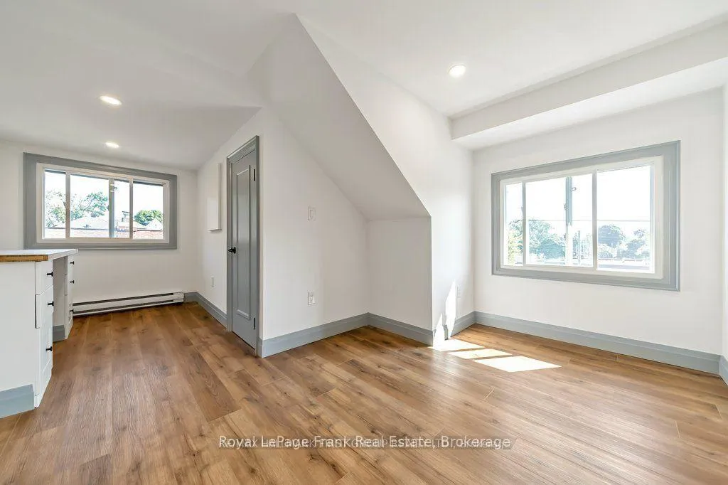 Photo 11 of Unit 3rd Flr, 622 Simcoe Street N, Oshawa, O'Neill — HOMEH