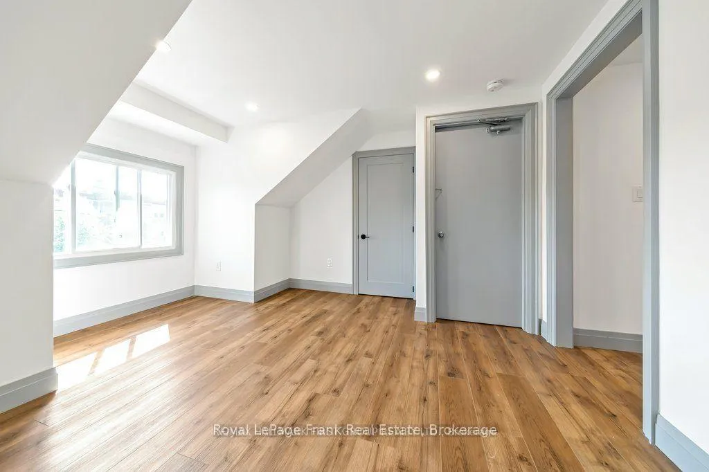 Photo 12 of Unit 3rd Flr, 622 Simcoe Street N, Oshawa, O'Neill — HOMEH