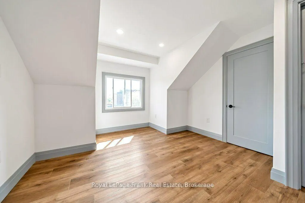 Photo 13 of Unit 3rd Flr, 622 Simcoe Street N, Oshawa, O'Neill — HOMEH