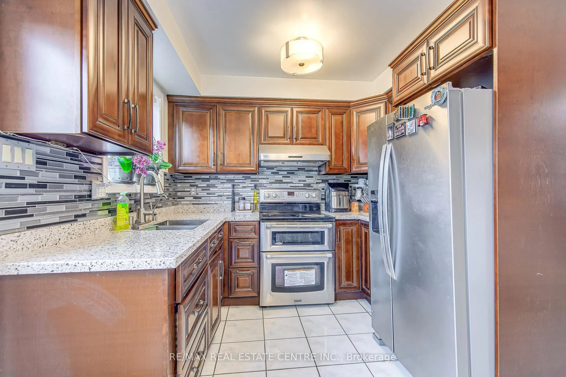 Photo 7 of 2080 St Clair Avenue W, Toronto, Junction Area — HOMEH
