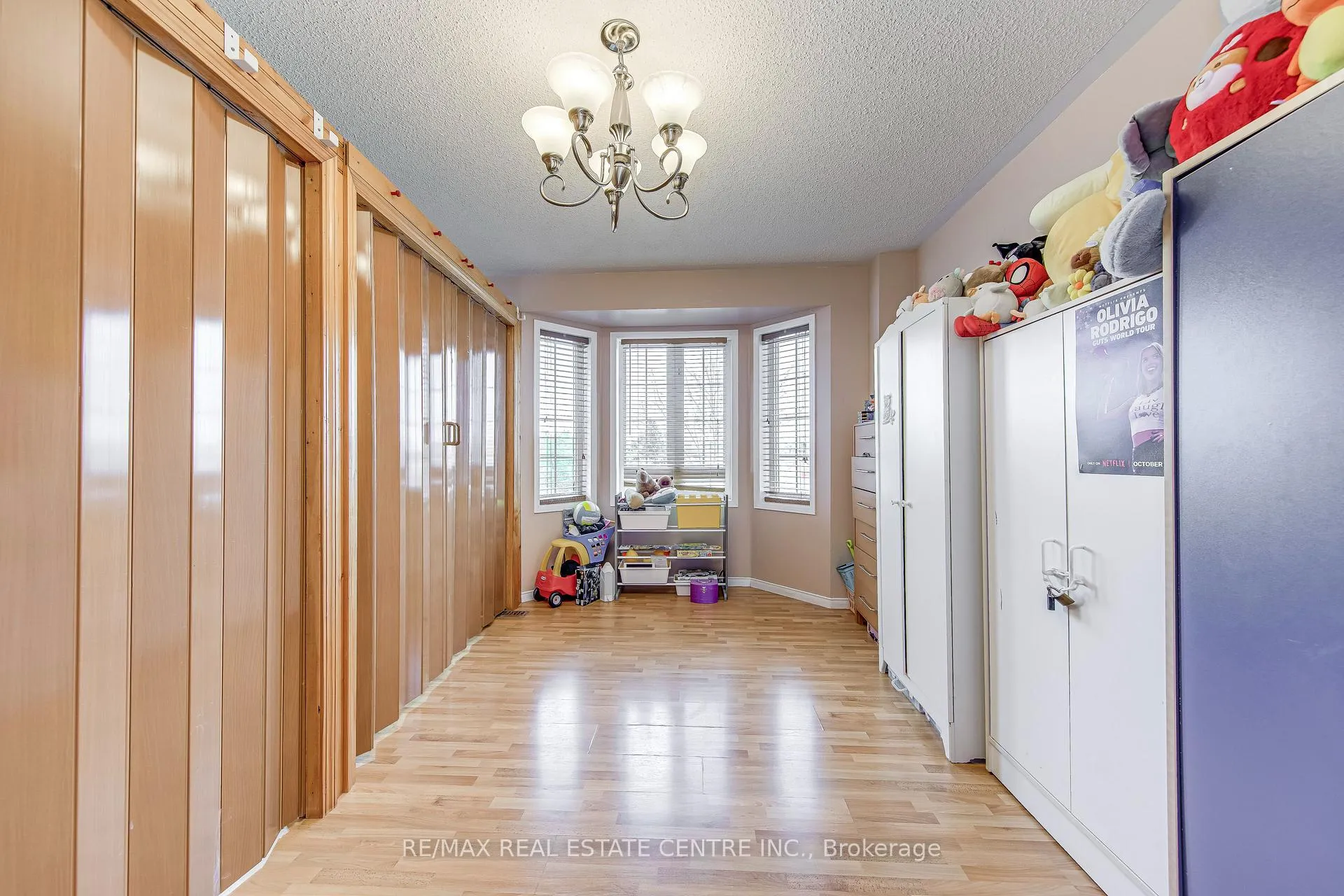 Photo 12 of 2080 St Clair Avenue W, Toronto, Junction Area — HOMEH