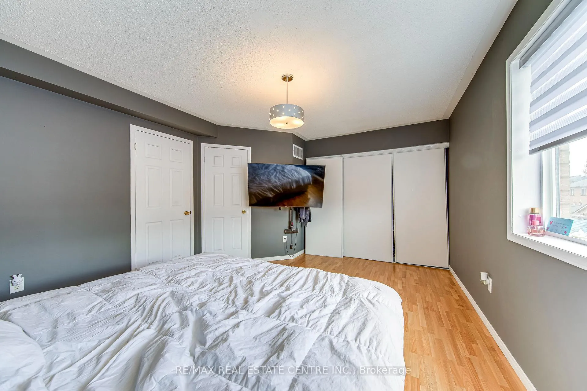 Photo 15 of 2080 St Clair Avenue W, Toronto, Junction Area — HOMEH