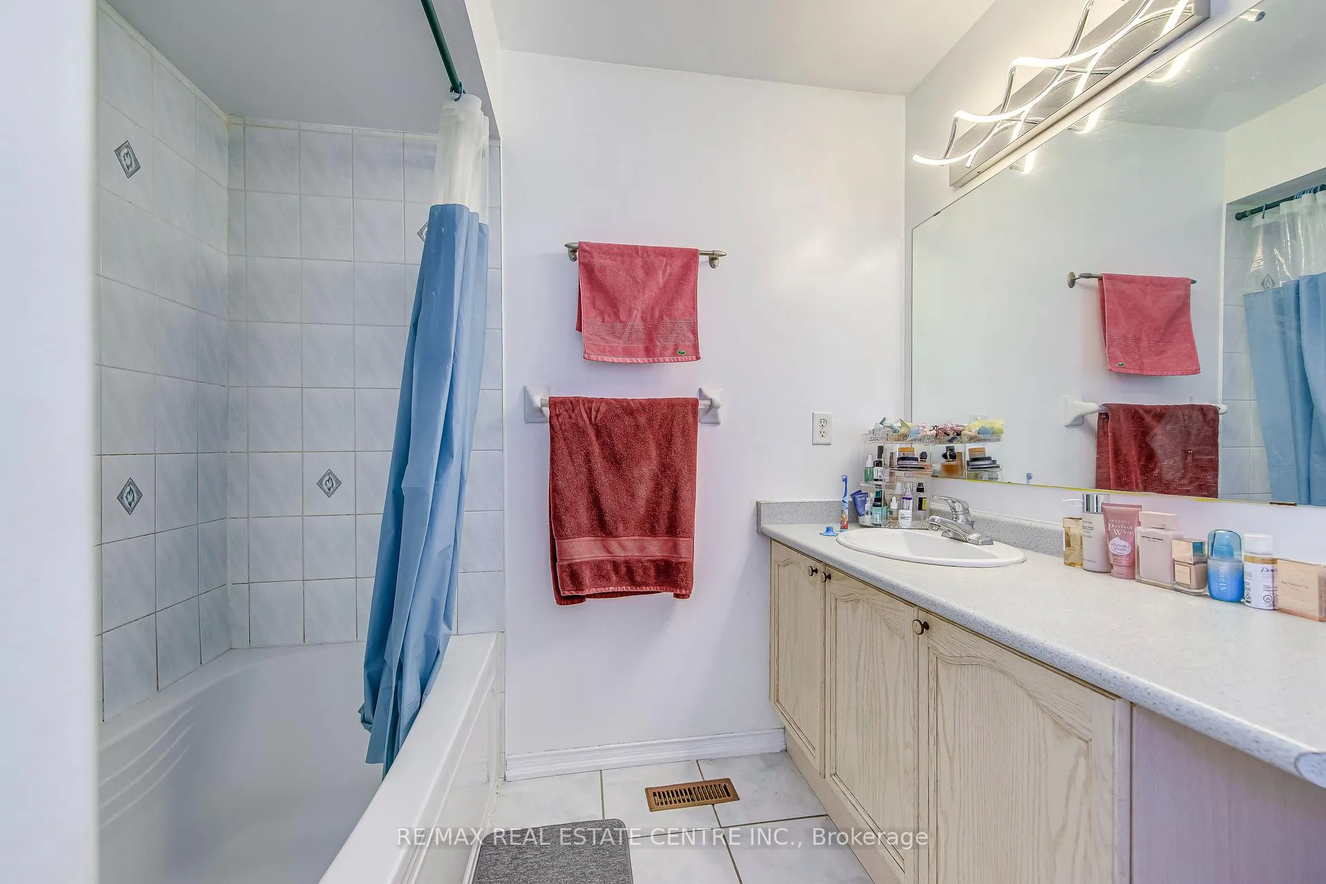 Photo 16 of 2080 St Clair Avenue W, Toronto, Junction Area — HOMEH