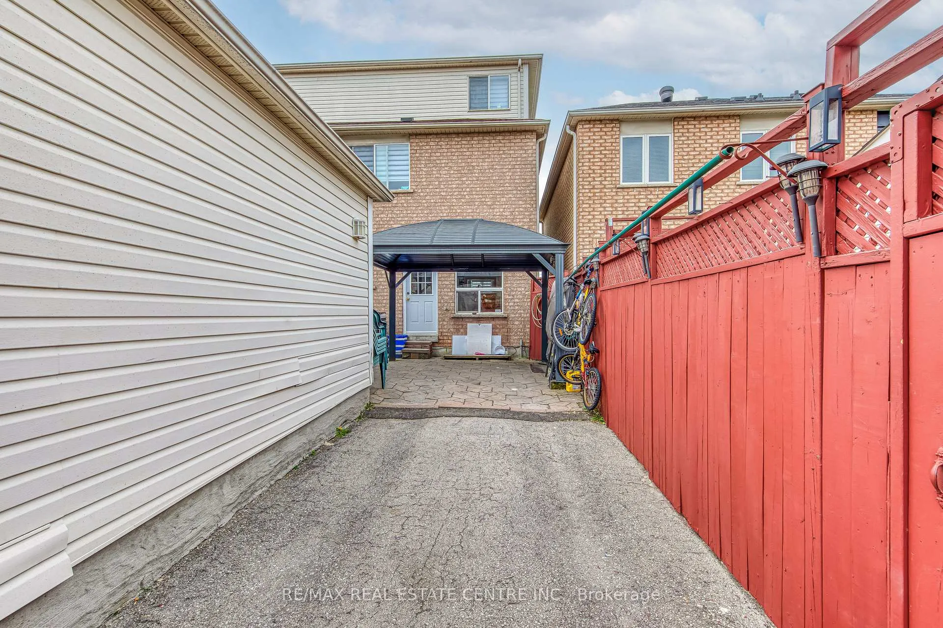 Photo 31 of 2080 St Clair Avenue W, Toronto, Junction Area — HOMEH