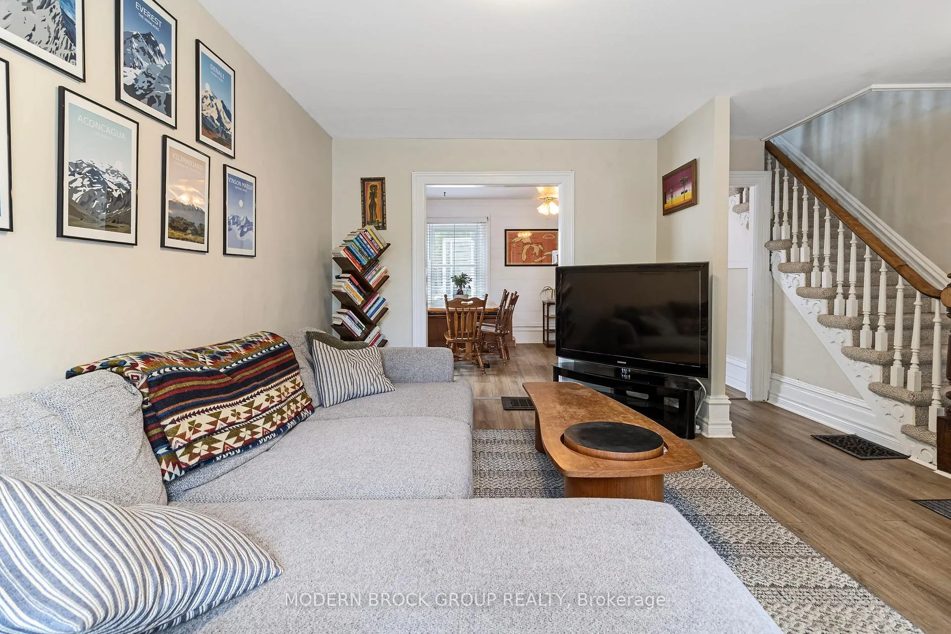 Photo 10 of 129 James Street E, Brockville — HOMEH