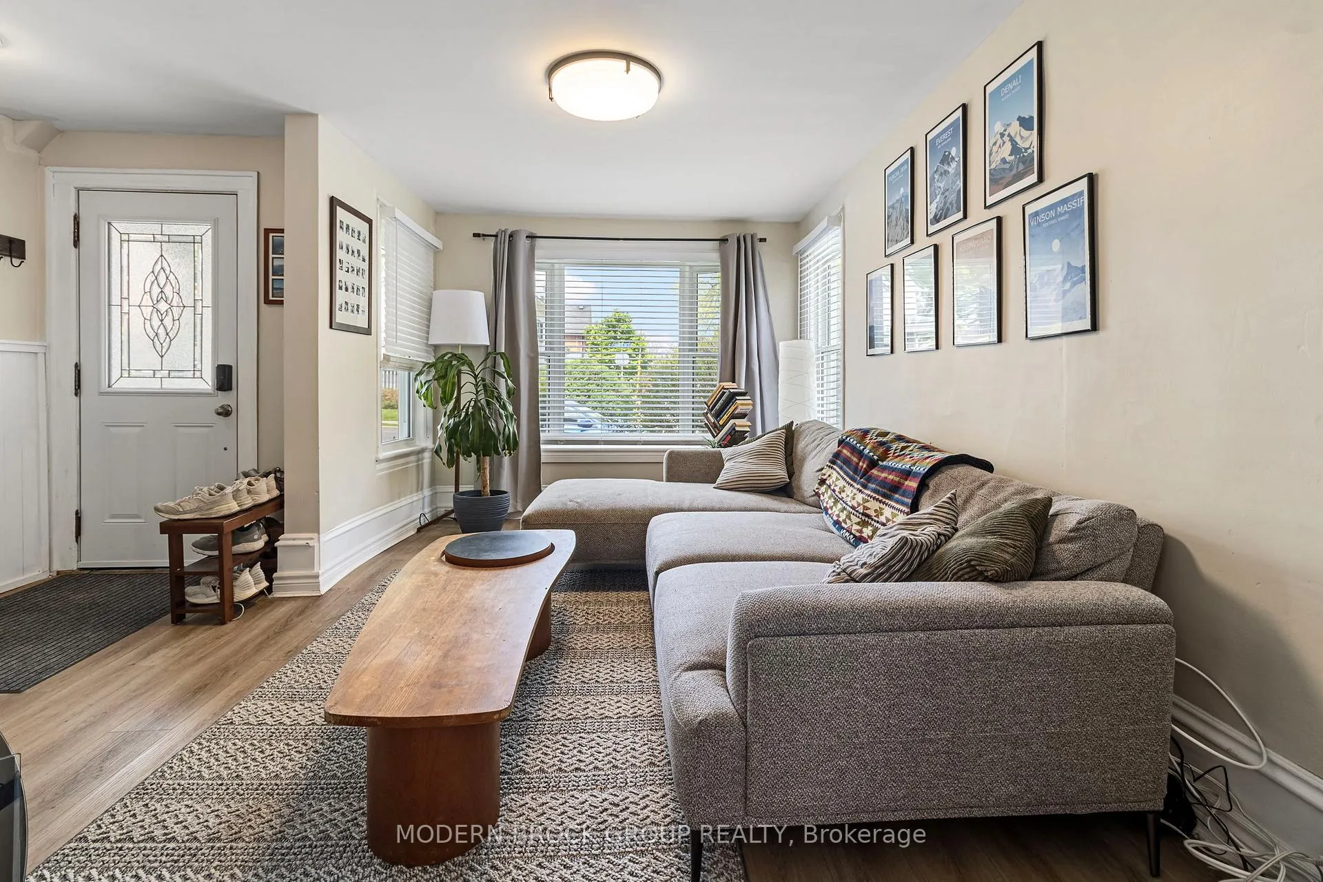 Photo 11 of 129 James Street E, Brockville — HOMEH