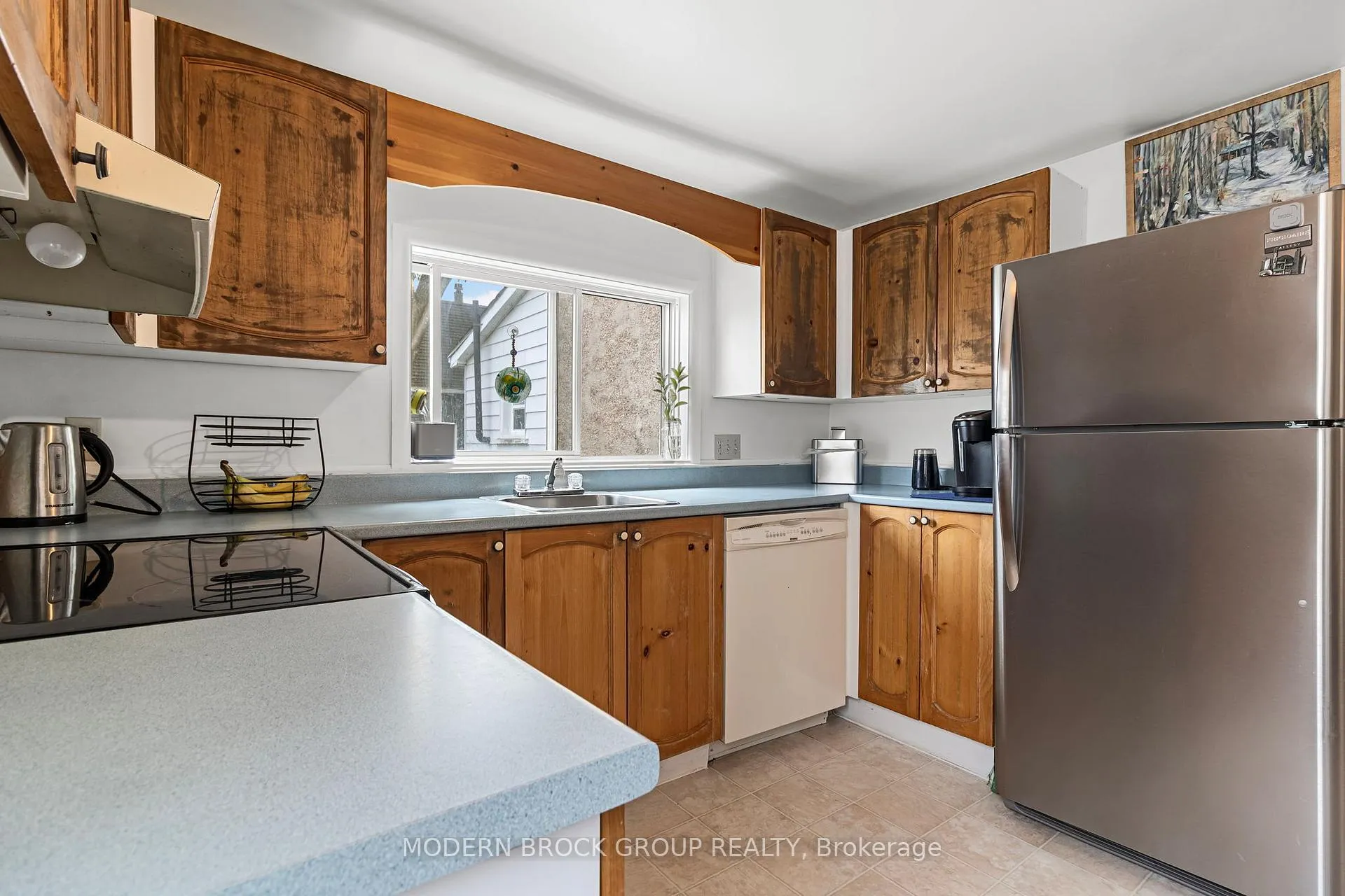 Photo 21 of 129 James Street E, Brockville — HOMEH
