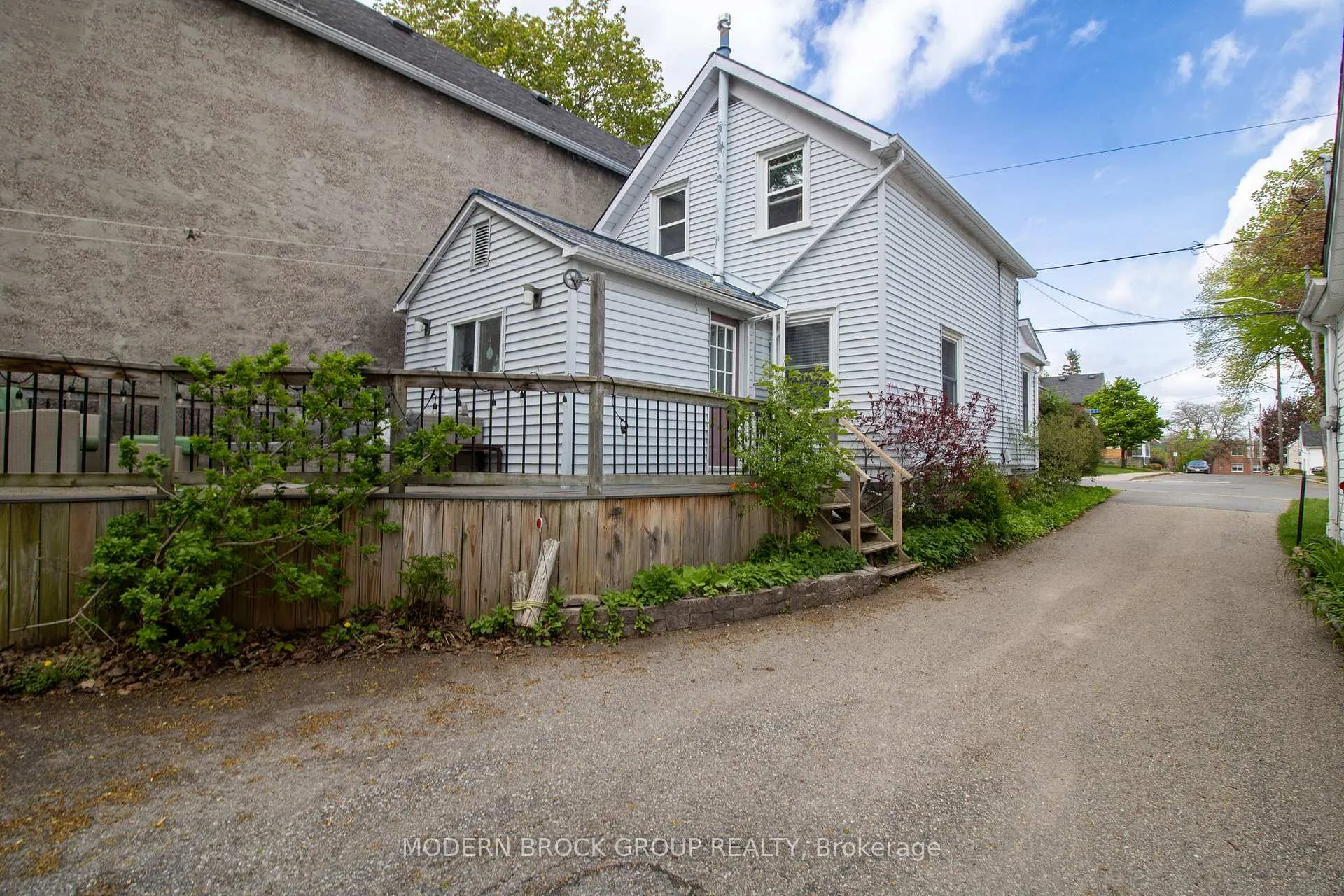 Photo 33 of 129 James Street E, Brockville — HOMEH