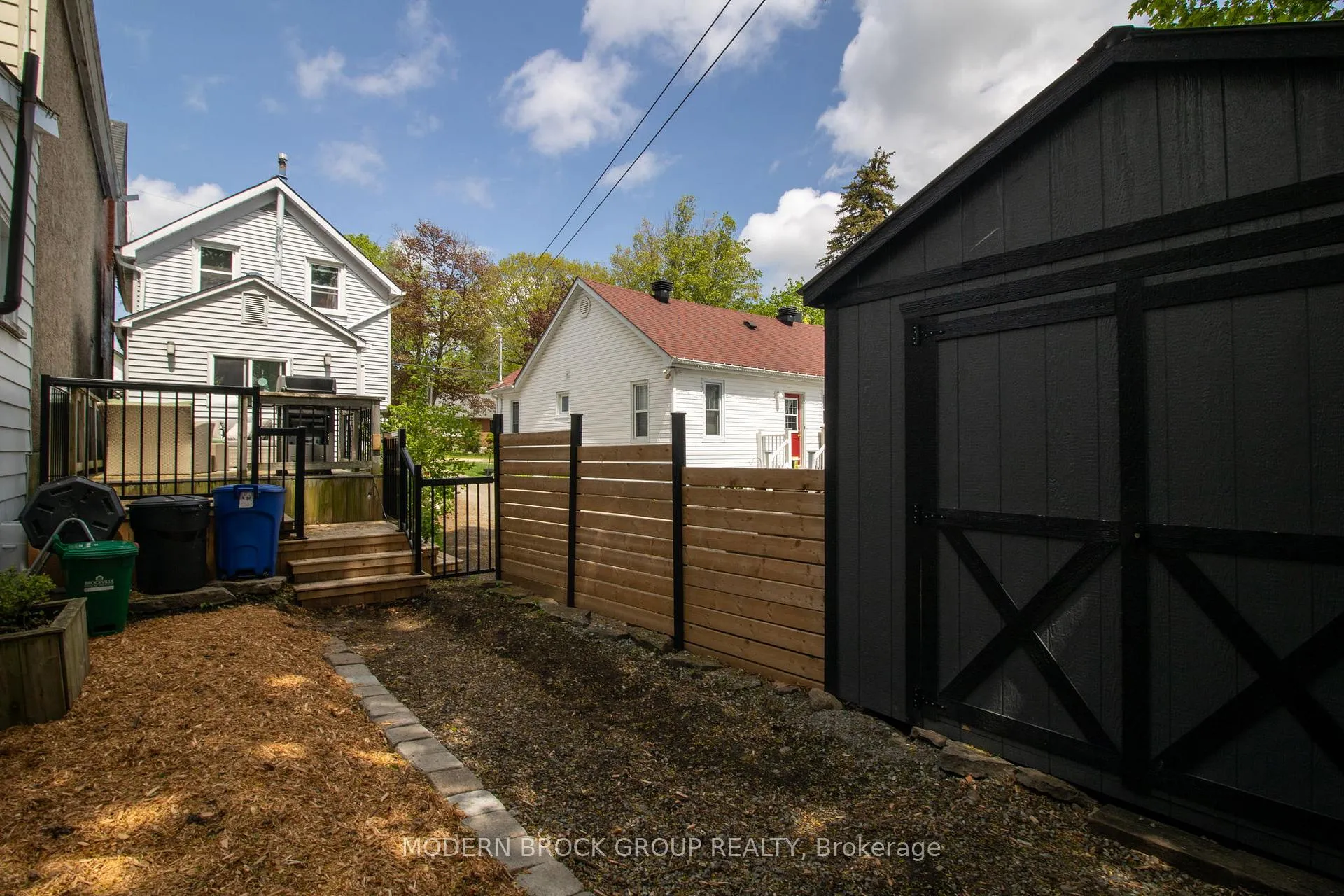Photo 35 of 129 James Street E, Brockville — HOMEH