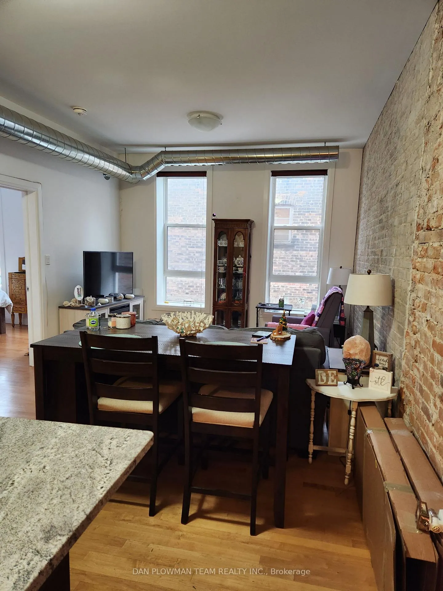 Front of Unit 202, 382 George Street N