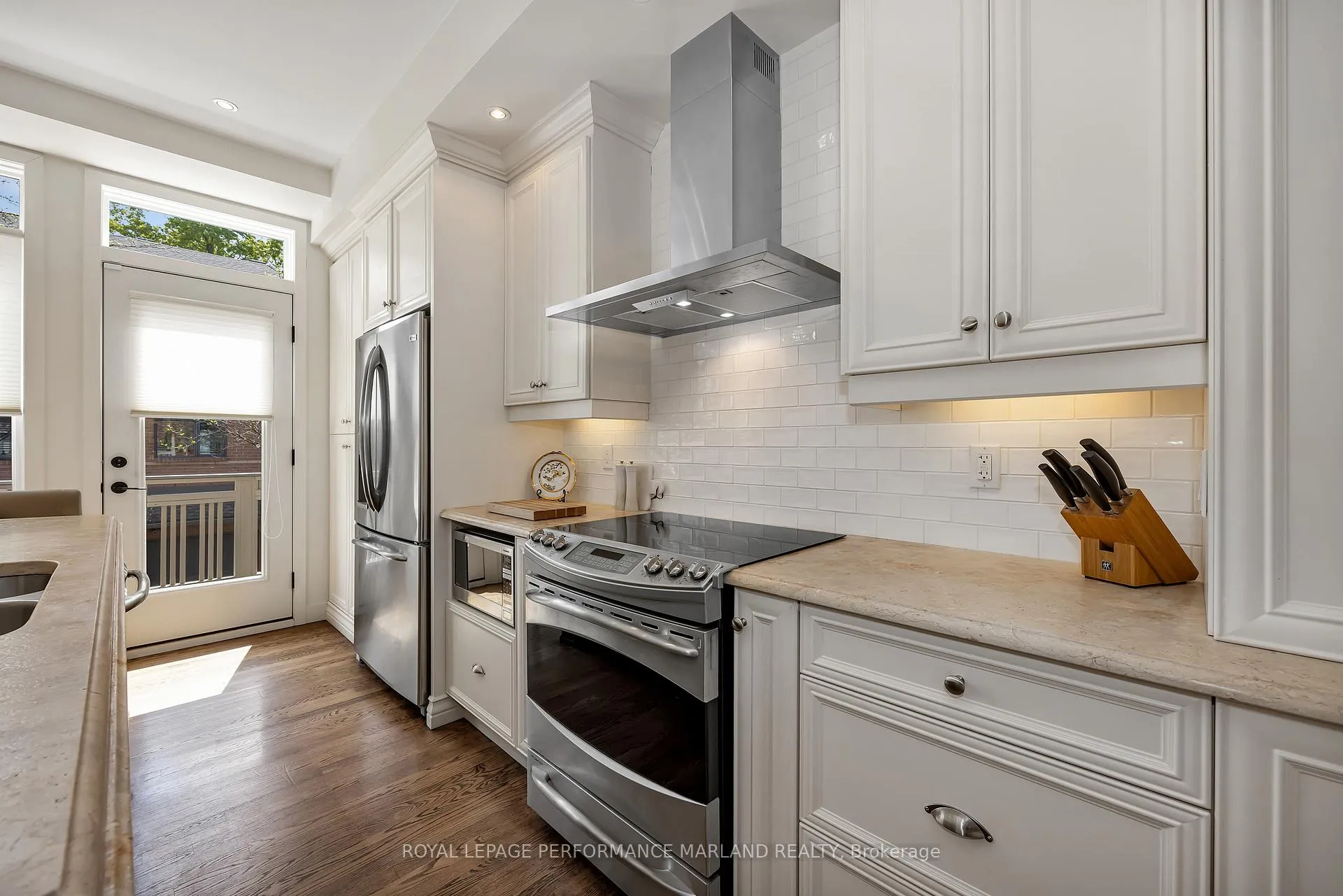 Photo 7 of 71 Echo Drive, Ottawa, Ottawa East — HOMEH