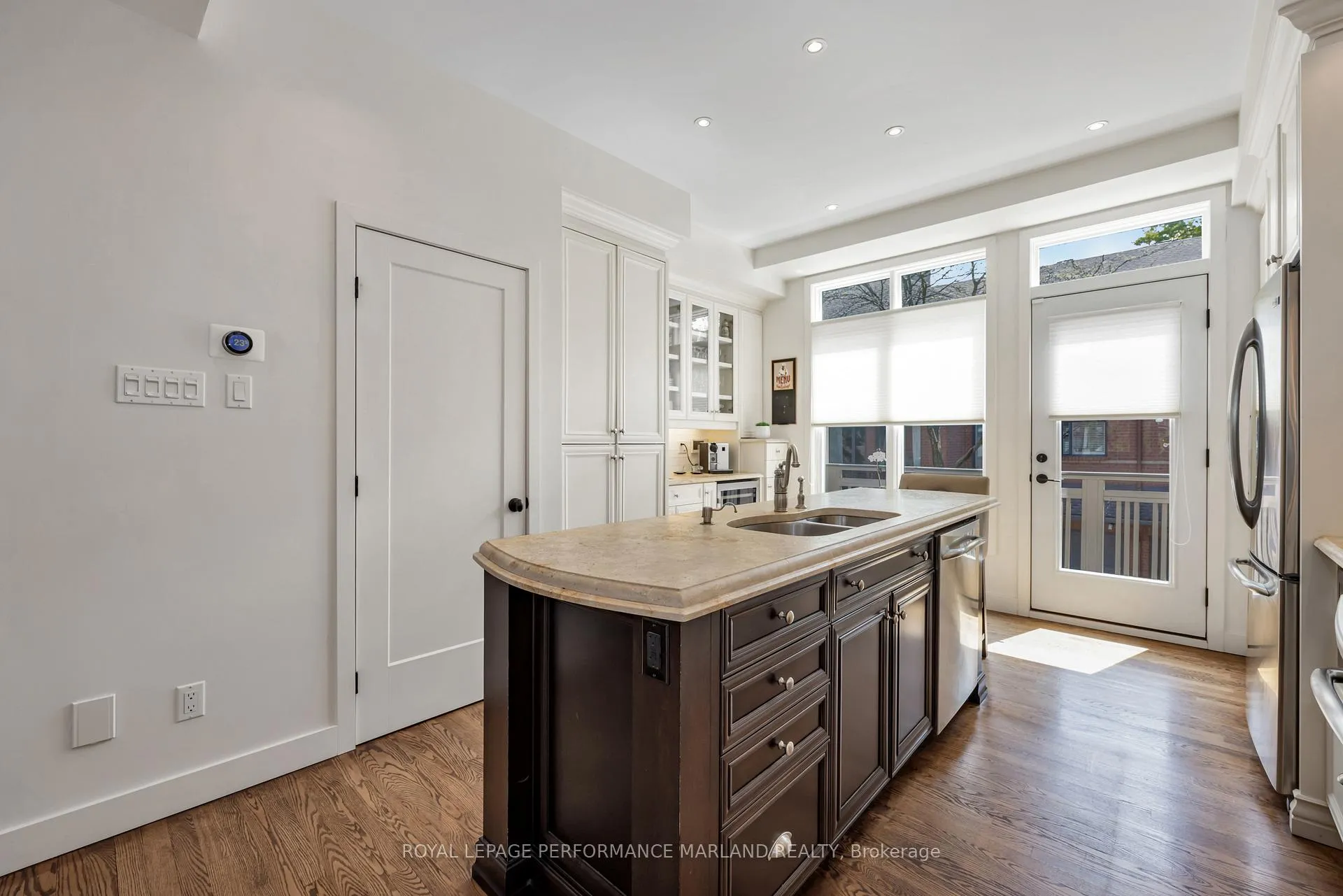 Photo 8 of 71 Echo Drive, Ottawa, Ottawa East — HOMEH