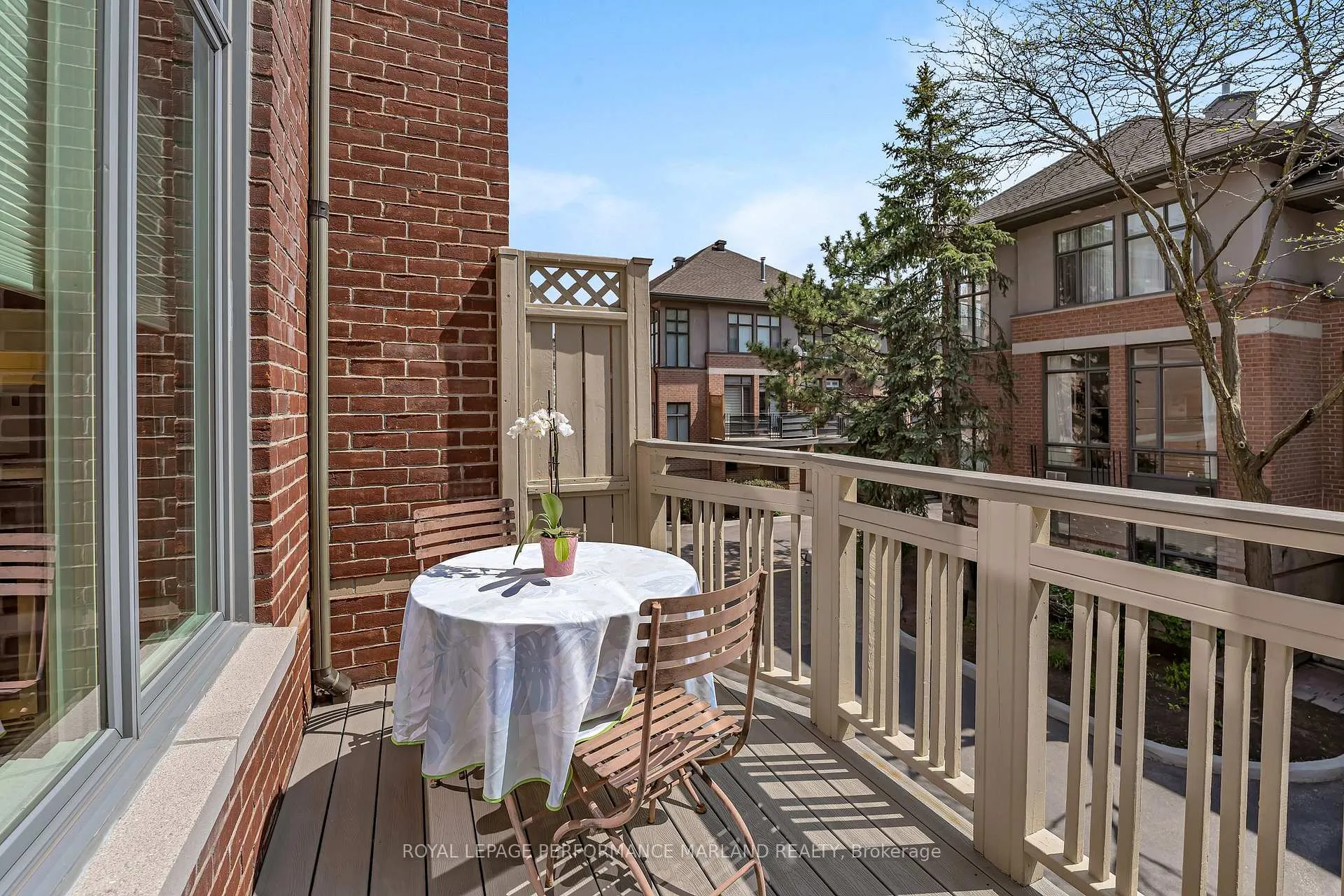 Photo 10 of 71 Echo Drive, Ottawa, Ottawa East — HOMEH