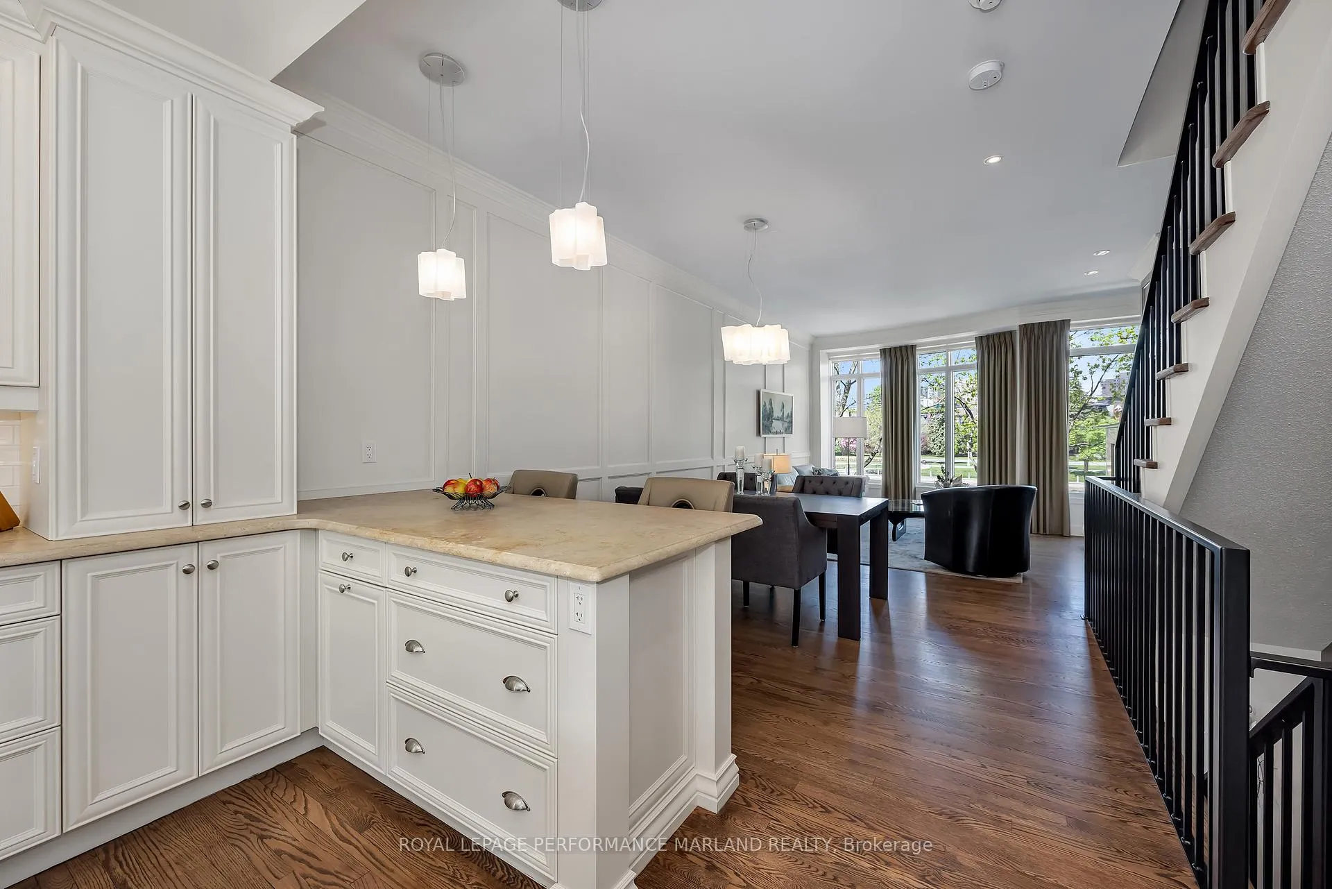 Photo 13 of 71 Echo Drive, Ottawa, Ottawa East — HOMEH