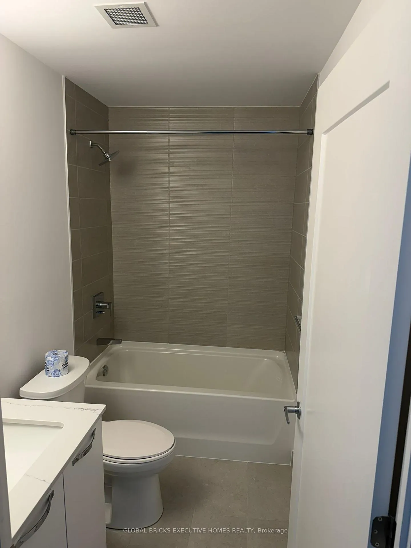 Photo 8 of Unit 1703, 75 James Street S, Hamilton, Corktown — HOMEH
