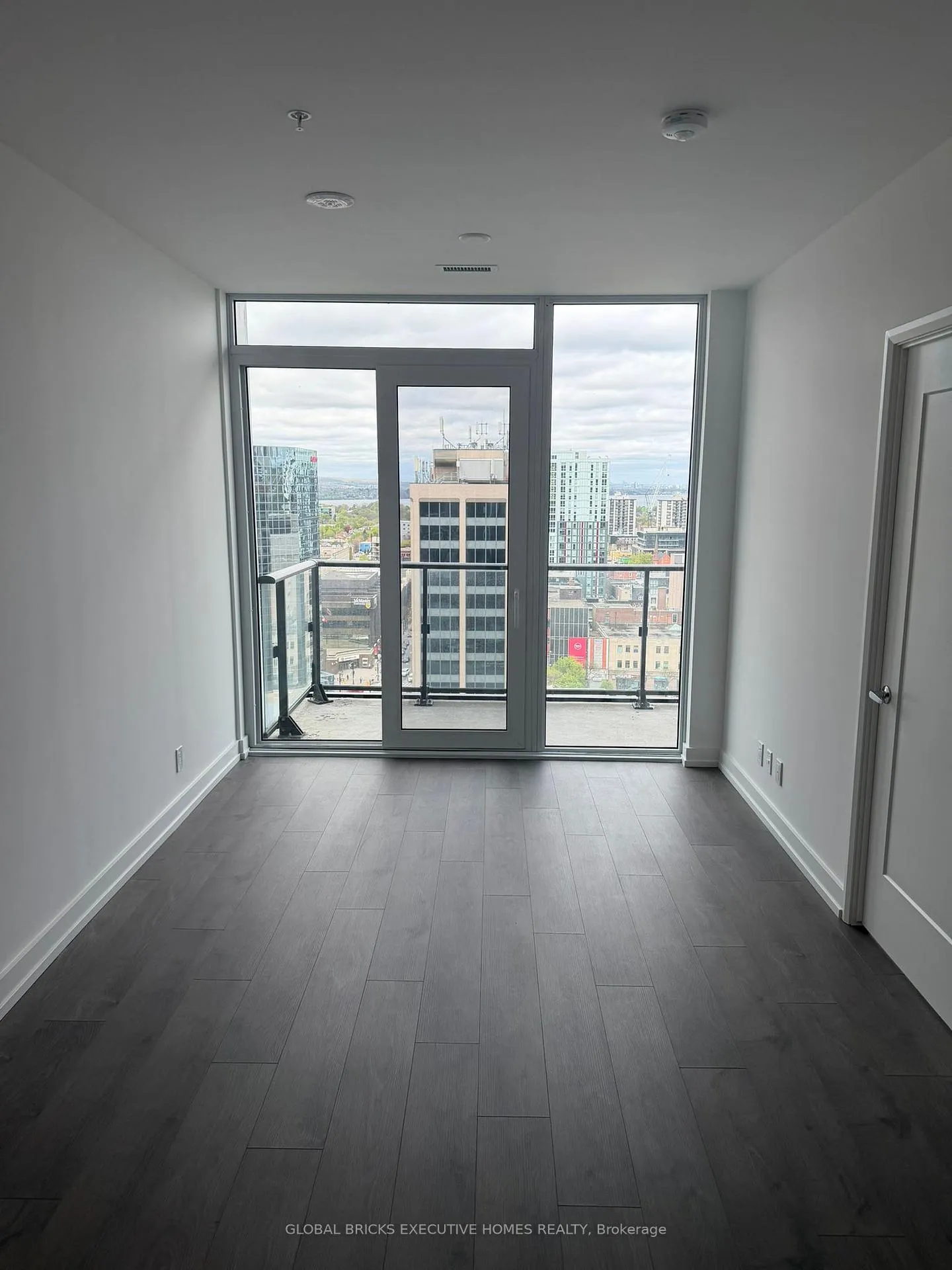 Photo 9 of Unit 1703, 75 James Street S, Hamilton, Corktown — HOMEH