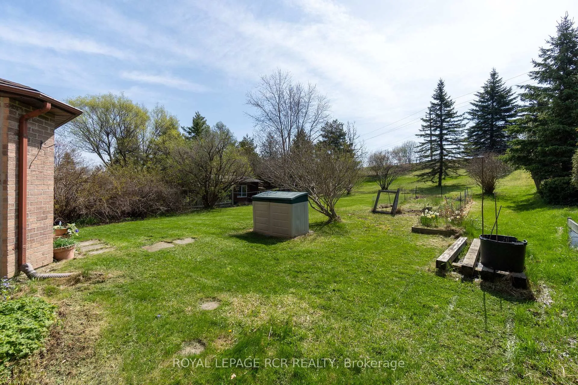 Photo 25 of 51 Bambi Trail, Caledon, Bolton West — HOMEH