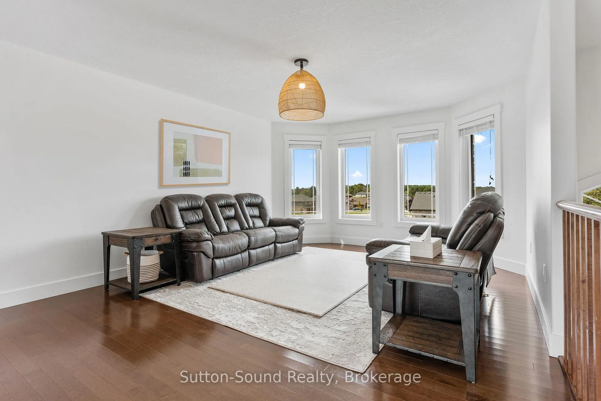 Photo 14 of 111 Donway Drive, Chatsworth — HOMEH