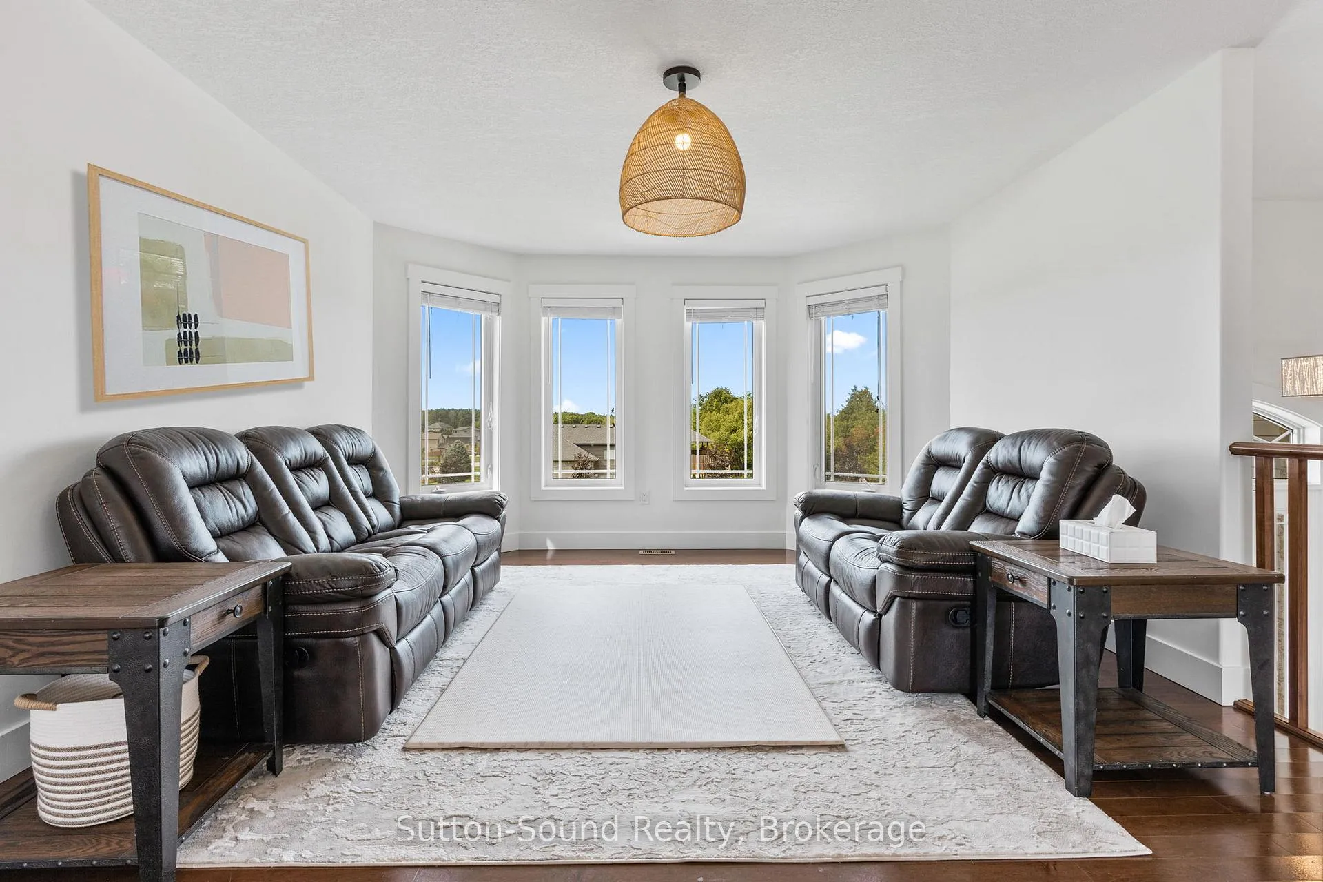 Photo 15 of 111 Donway Drive, Chatsworth — HOMEH