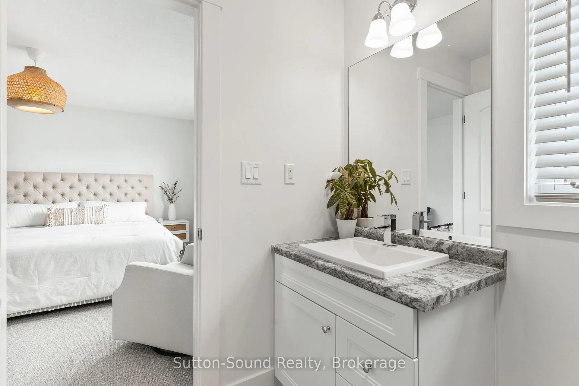 Photo 21 of 111 Donway Drive, Chatsworth — HOMEH