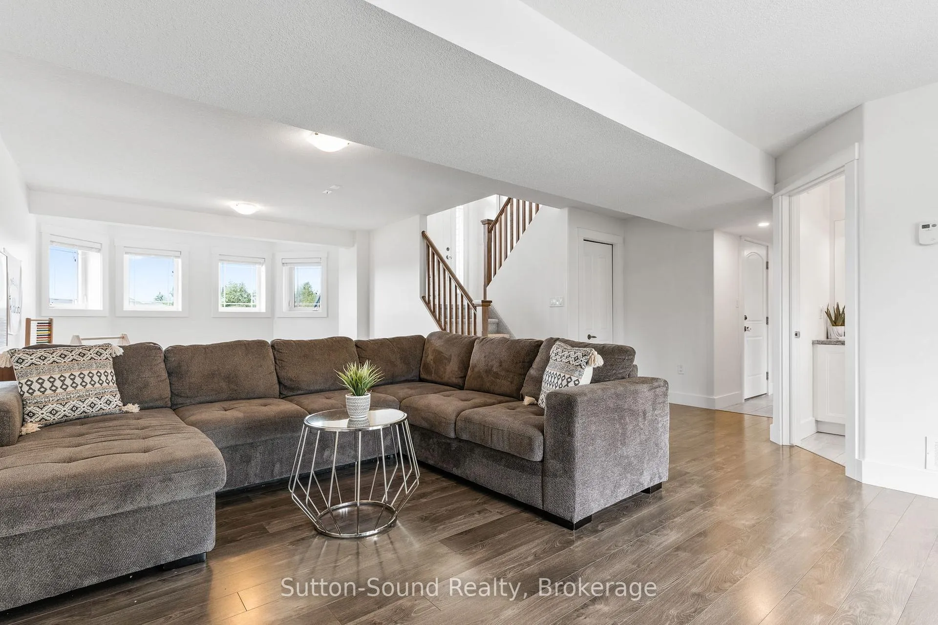 Photo 31 of 111 Donway Drive, Chatsworth — HOMEH