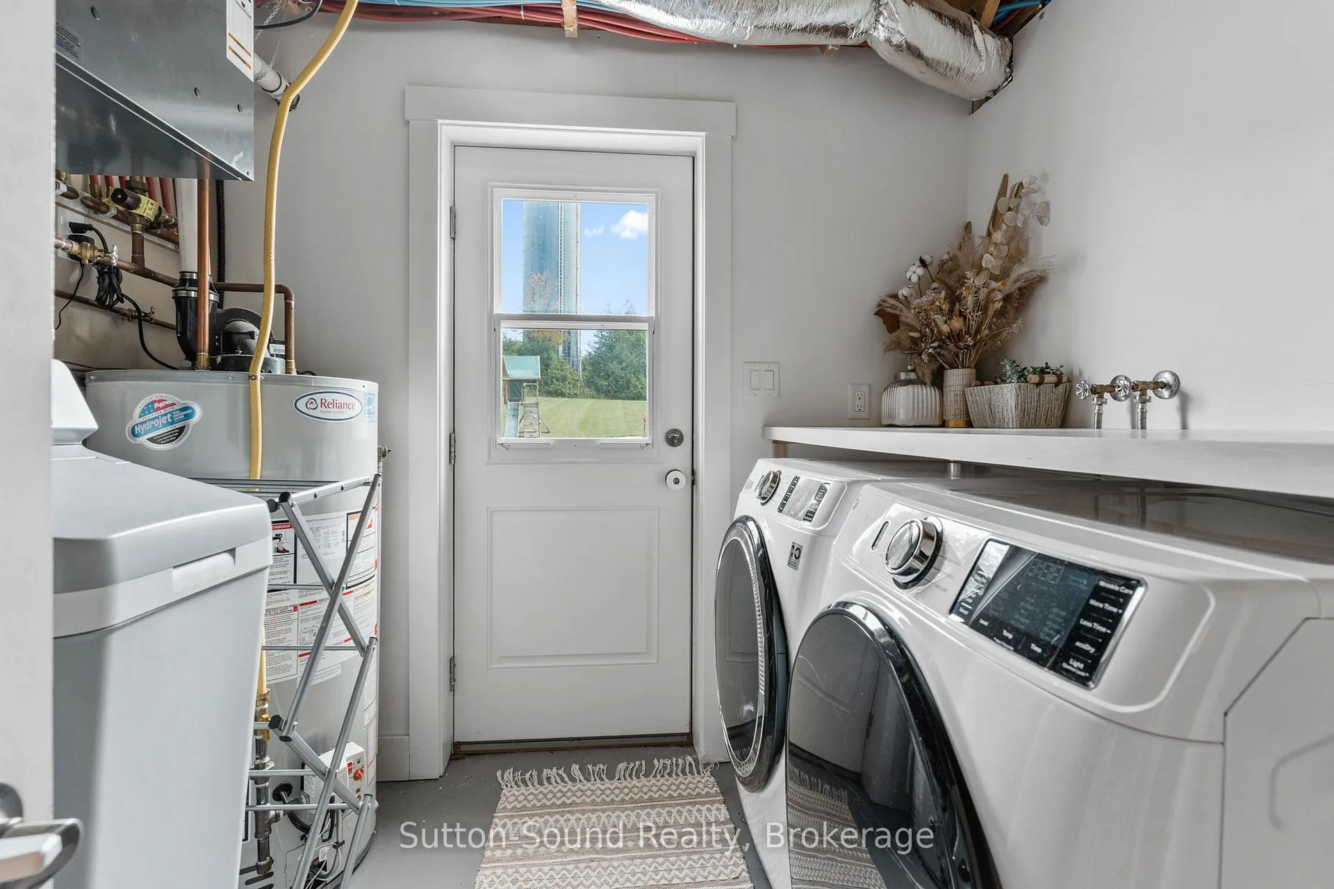 Photo 33 of 111 Donway Drive, Chatsworth — HOMEH