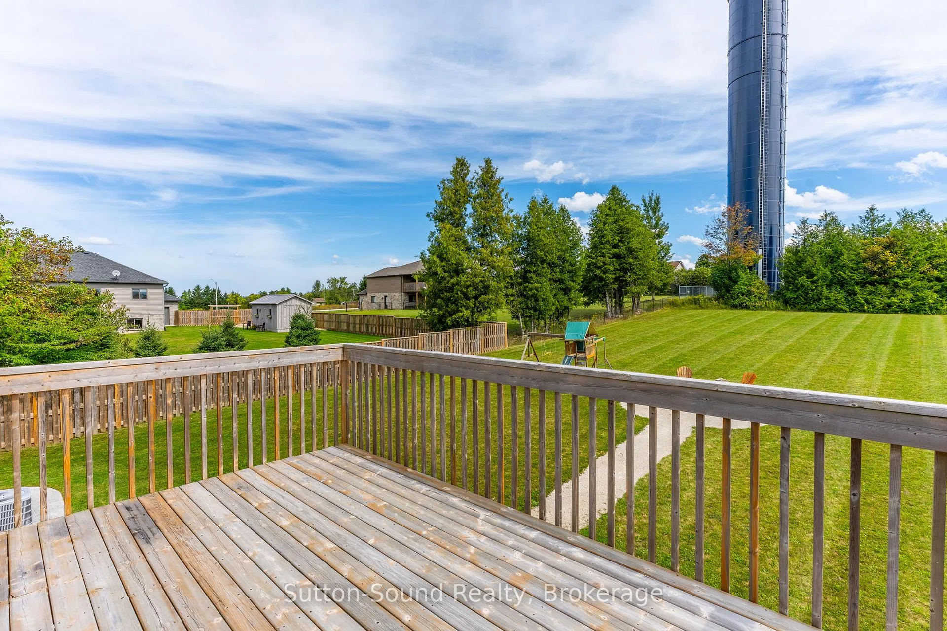 Photo 34 of 111 Donway Drive, Chatsworth — HOMEH