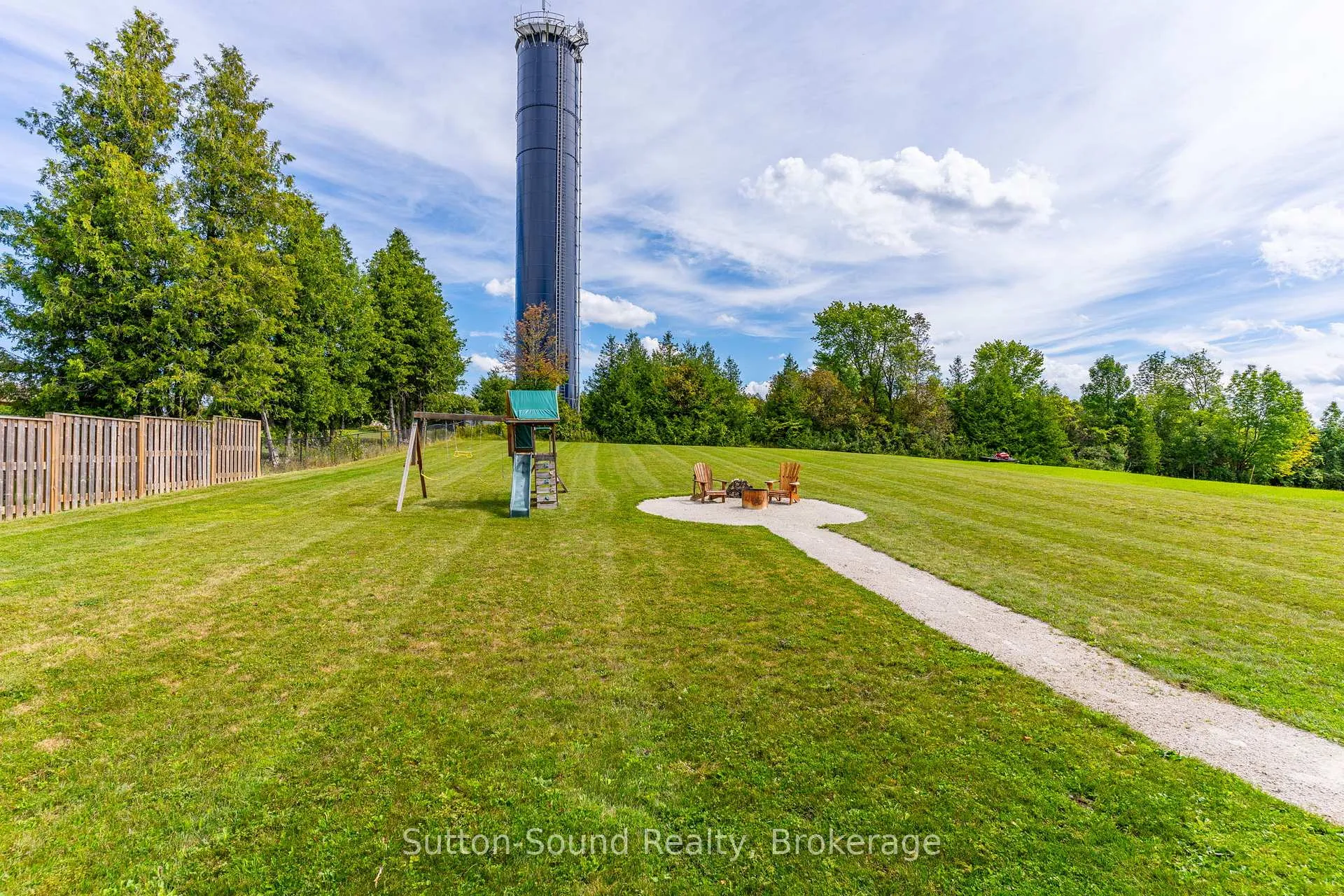 Photo 37 of 111 Donway Drive, Chatsworth — HOMEH