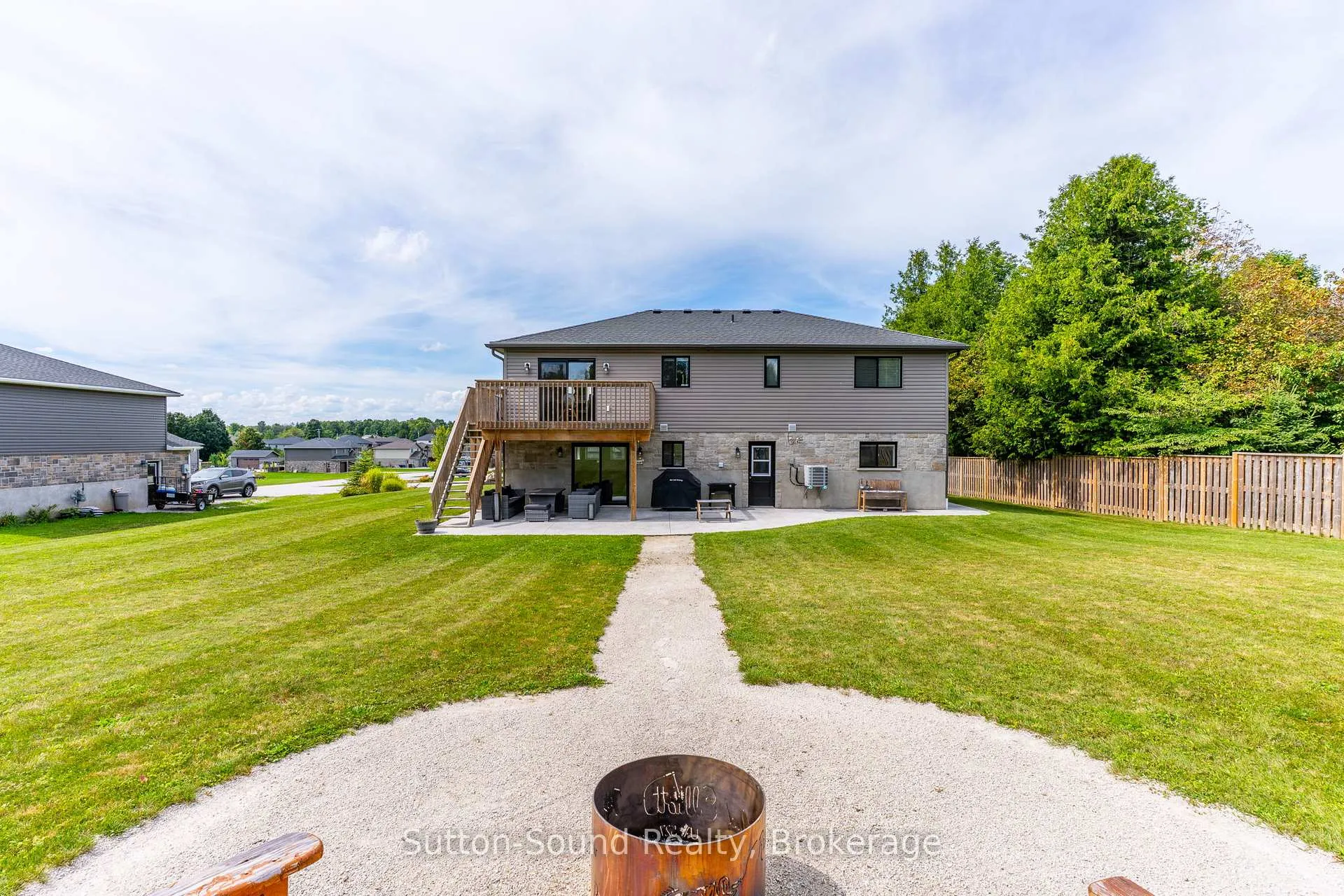 Photo 38 of 111 Donway Drive, Chatsworth — HOMEH