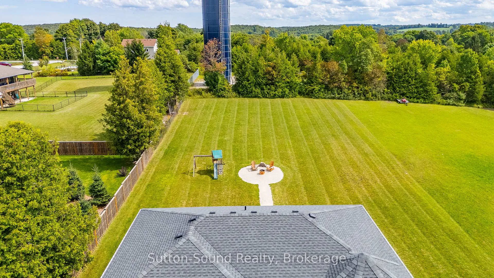 Photo 39 of 111 Donway Drive, Chatsworth — HOMEH