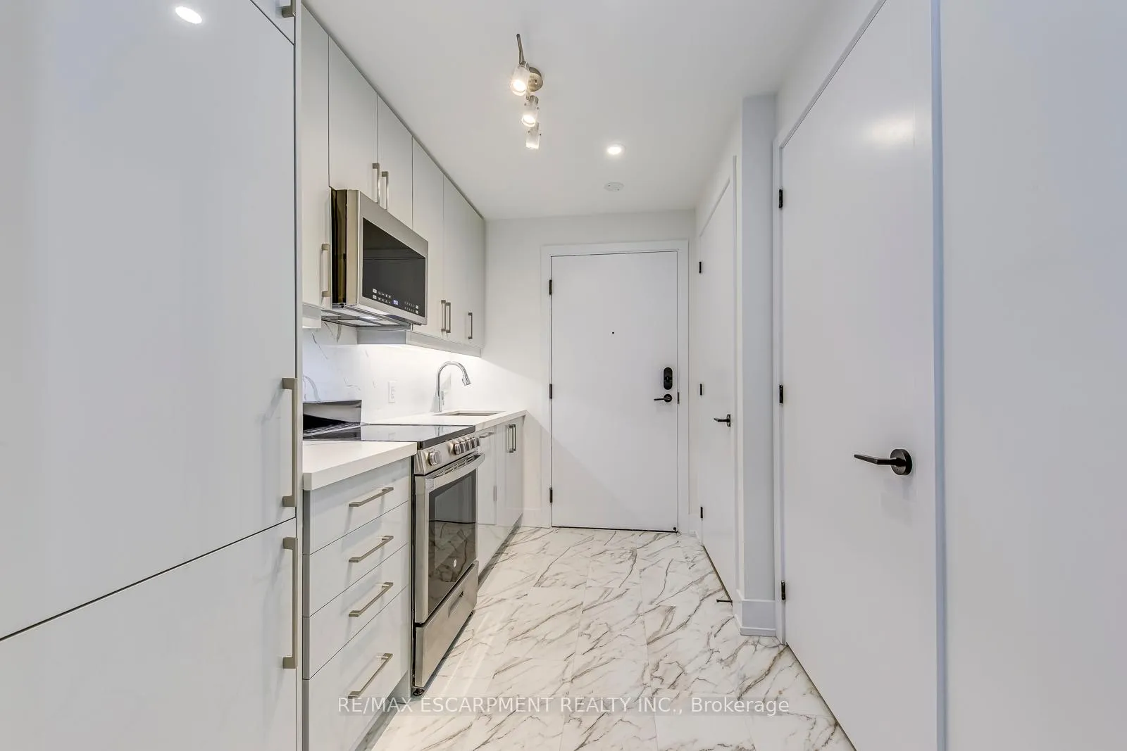 Photo 12 of Unit 112, 2450 Old Bronte Road, Oakville, Westmount — HOMEH