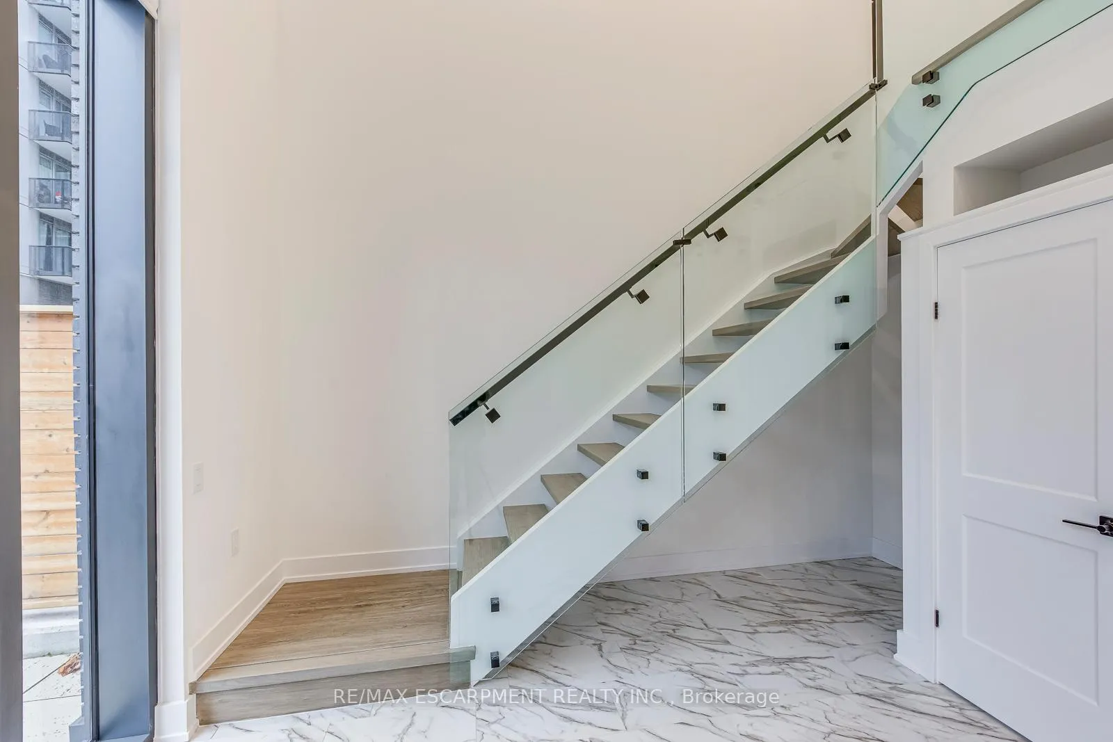 Photo 19 of Unit 112, 2450 Old Bronte Road, Oakville, Westmount — HOMEH