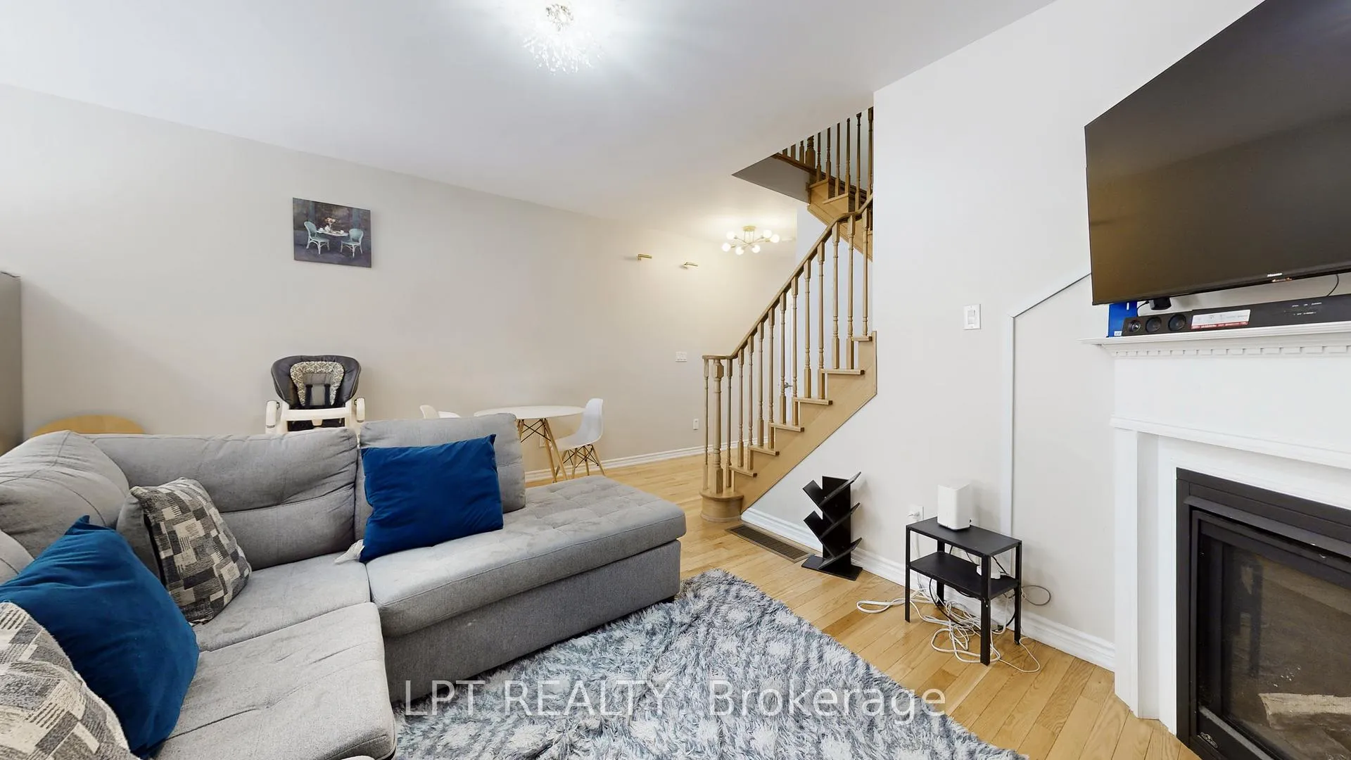 Photo 4 of 162 Agava Street, Brampton, Northwest Brampton — HOMEH