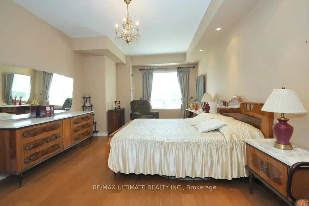 Photo 13 of Unit 407, 9235 Jane Street, Vaughan, Maple — HOMEH