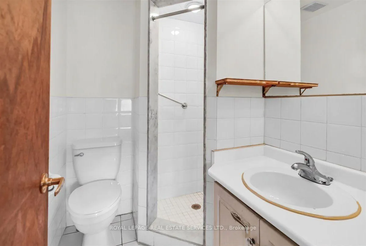 Photo 2 of 215 Clinton Street, Toronto, Palmerston-Little Italy — HOMEH