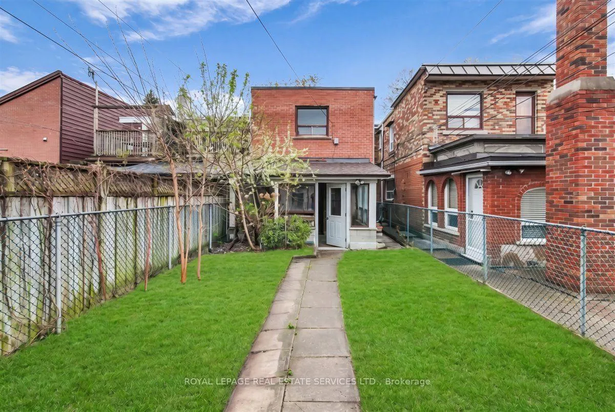 Photo 16 of 215 Clinton Street, Toronto, Palmerston-Little Italy — HOMEH