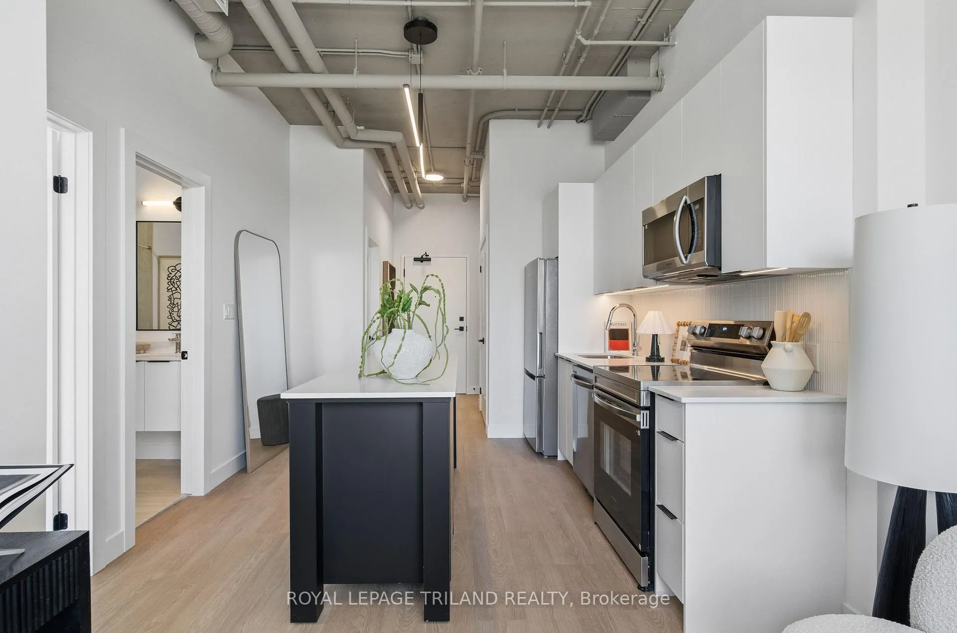 Photo 5 of Unit 209, 685 Richmond Street, London, East F — HOMEH
