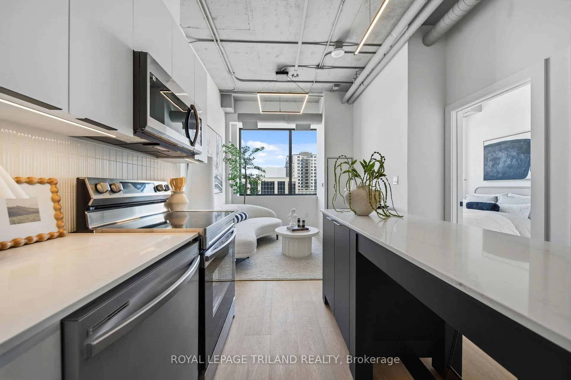 Photo 11 of Unit 209, 685 Richmond Street, London, East F — HOMEH