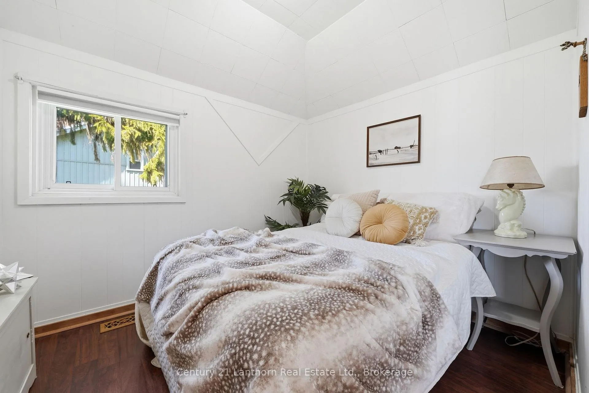 Photo 12 of 1051 Lakeside Drive, Prince Edward County, Ameliasburg Ward — HOMEH