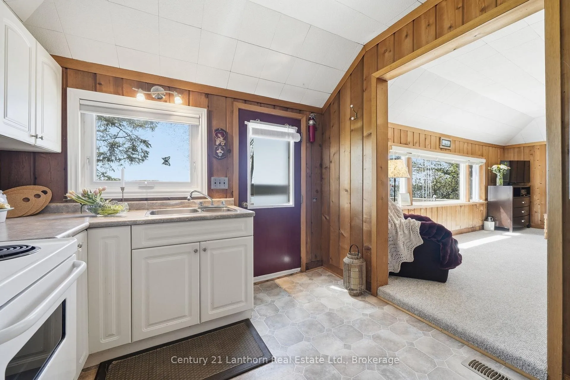 Photo 14 of 1051 Lakeside Drive, Prince Edward County, Ameliasburg Ward — HOMEH
