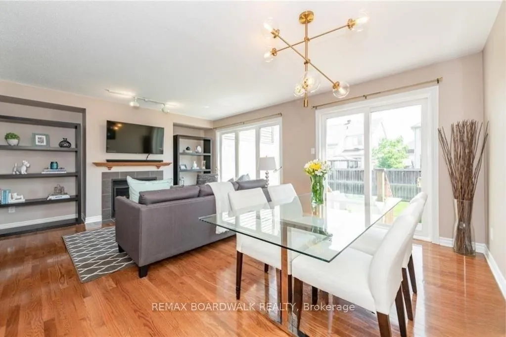 Photo 8 of 302 Grey Seal Circle, Ottawa, Riverside South/Gloucester Glen — HOMEH