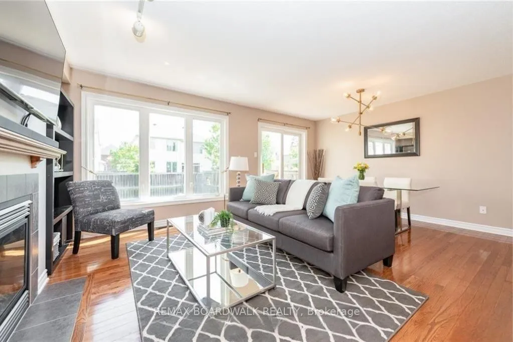 Photo 11 of 302 Grey Seal Circle, Ottawa, Riverside South/Gloucester Glen — HOMEH