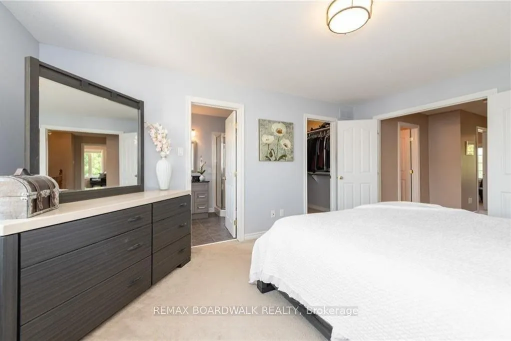 Photo 16 of 302 Grey Seal Circle, Ottawa, Riverside South/Gloucester Glen — HOMEH