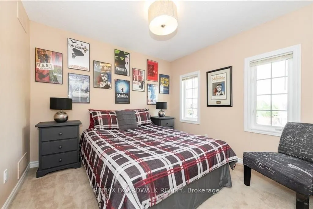 Photo 19 of 302 Grey Seal Circle, Ottawa, Riverside South/Gloucester Glen — HOMEH